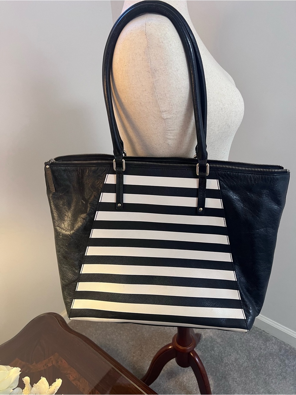 Banana Republic Black and White Jesse Leather Tote